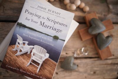 Praying the Scriptures for Your Marriage Softcover (Ann Voskamp)